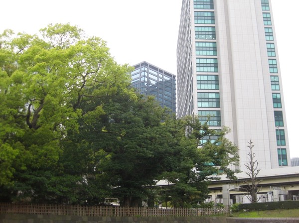 Entrance to Hama Rikyu