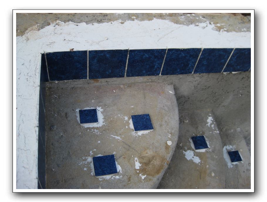 Pool steps tile
